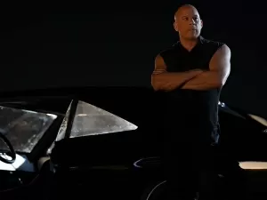 Vin Diesel visita set de filmagens e aquece os motores para Velozes e Furiosos 11