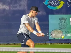 Sell vence campeão juvenil de RG e disputa sua 2ª semi de challenger