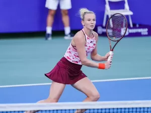 Siniakova confirma favoritismo em dia de quedas chinesas