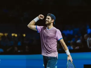 Khachanov derruba De Minaur e joga a segunda final consecutiva