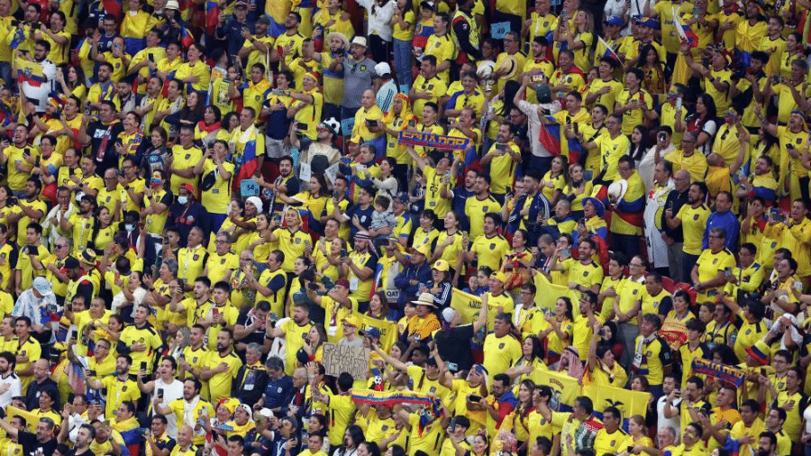 Torcida do Equador no estádio Al Bayt, no Qatar: turma pediu cerveja, proibida nas arenas - Molly Darlington/Reuters