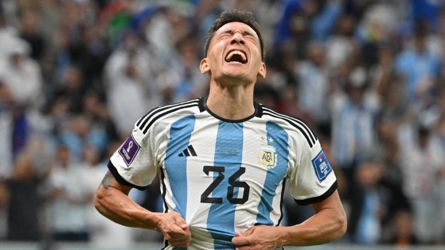 Nahuel Molina comemora gol da Argentina contra a Holanda                         - AFP                            