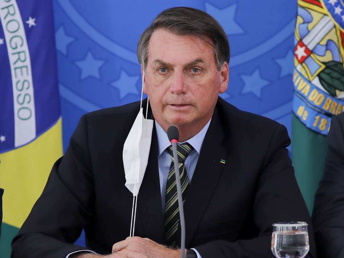Auxiliares pedem calma ao presidente na escolha do novo ministro da Saúde
