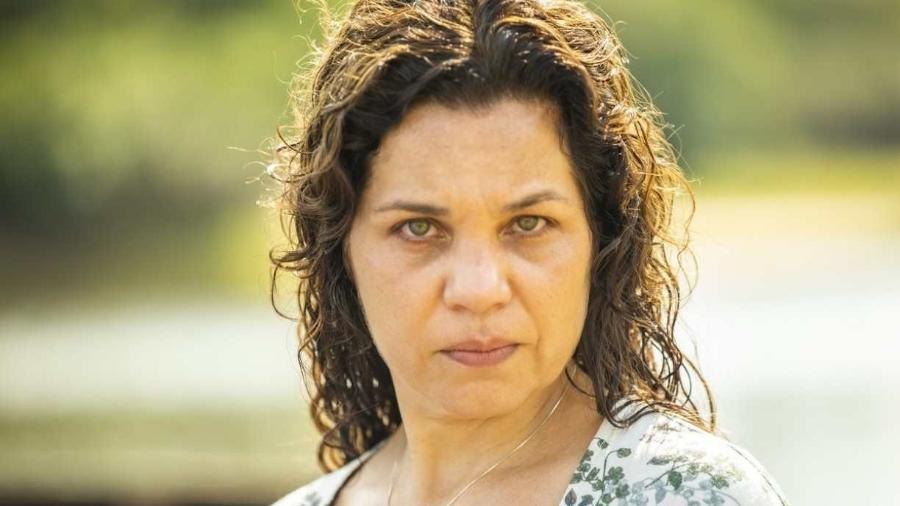 Isabel Teixeira vive a personagem Maria Bruaca, em "Pantanal" - TV GLOBO/DIVULGAçãO                            