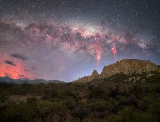 Dan Zafra - Milky-Way-Sprites-Aurora-horizontal - undefined