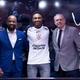 Corinthians afasta o presidente, mas mantém política do contratar sem pagar