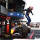 Verstappen vence no caos malaio, Hamilton &eacute; p&oacute;dio e Alonso em oitavo; veja debate