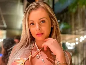 Influencer que recebeu proposta de R$ 15 mil para ménage teve fotos íntimas vazadas por amigo