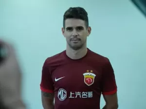 Após oito anos no futebol chines, Oscar acerta retorno ao São Paulo 