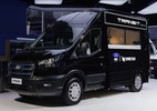 Ford Transit 2026 traz novas versões, mais segurança e parte de R$ 282.900 - https://carsughi.uol.com.br/wp-content/uploads/2025/02/ford-transit-2026-traz-novas-versoes-mais-seguranca-e-parte-de-r-282-900.jpg