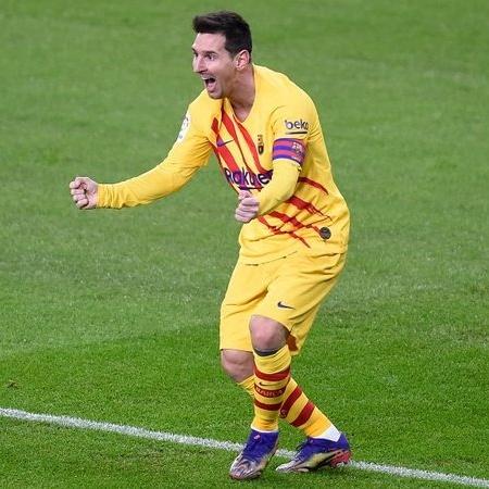 Messi comemora gol pelo Barcelona no Campeonato Espanhol - Getty Images