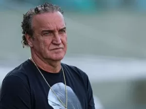 Cuca, treinador do Athletico, concorda com a paralisação do Brasileirão