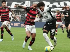 Com um a menos, Flamengo segura empate com Corinthians e fará final com o Galo