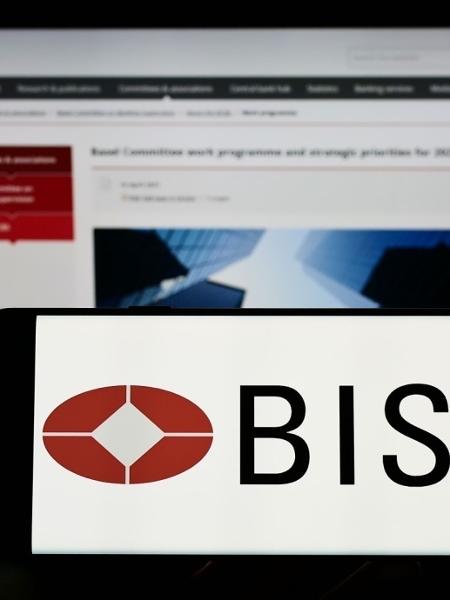 BIS diz que aumento da dívida pública, fragilidades financeiras e gastos com IA ampliaram os riscos econômicos no mundo