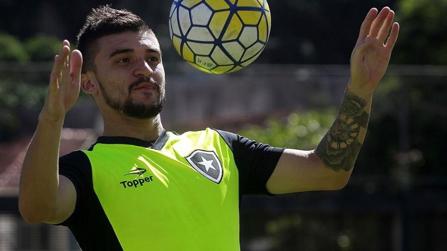 Victor Luis está de volta ao Botafogo após defender o clube em duas temporadas - Vítor Silva/SSPress/Botafogo