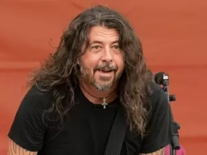 Dave Grohl é flagrado pela primeira vez após admitir traição e filha fora do casamento, e detalhe chama atenção