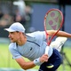Polon&ecirc;s tira Aliassime na Holanda, Medvedev e Cilic t&ecirc;m jogo suspenso