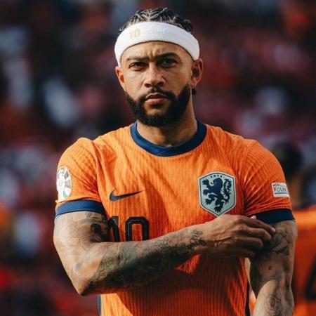 Memphis Depay: contrato que vai até 2026