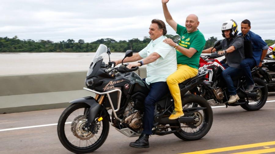 Presidente Bolsonaro já apareceu várias vezes pilotando moto sem capacete  - Foto: Anderson Riedel | Palácio do Planalto | Divulgação