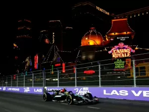 F1: Hamilton lidera dobradinha da Mercedes no TL1 do GP de Las Vegas