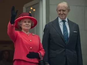 Família real está em crise no trailer dos episódios finais de The Crown