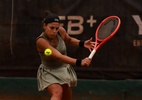 Carol vence com "pneu" e se garante nas quartas em Pergamino