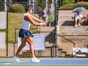 Ingrid Martins é eliminada na estreia de duplas em Auckland