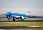 Em meio ŕ crise de combustível, KLM reativa aviőes da Embraer