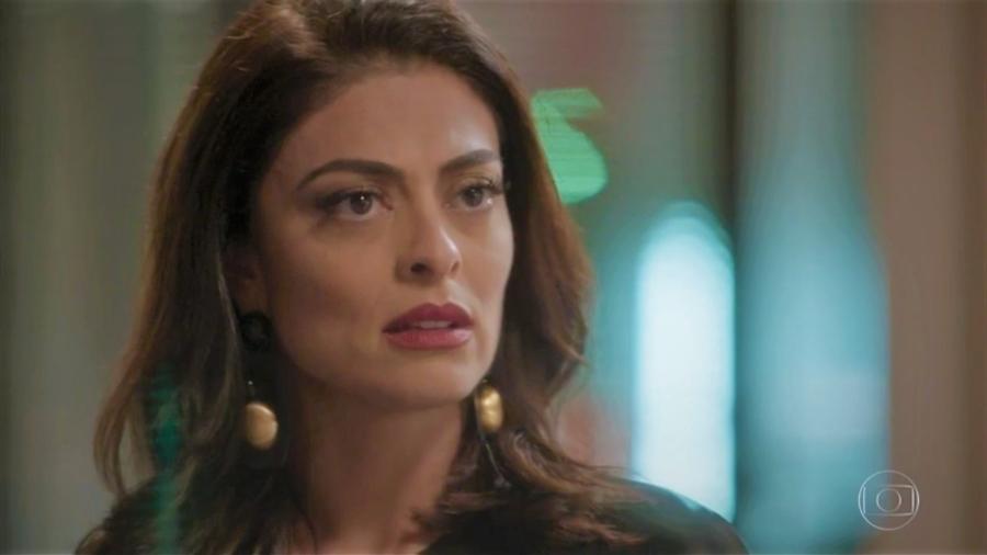 Carolina (Juliana Paes) em Totalmente Demais (Reprodução/TV Globo). - Reprodução / Internet