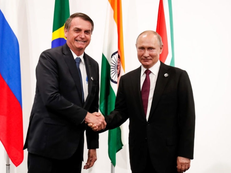 Por que Bolsonaro teimou em visitar Putin em meio à crise com a Ucrânia