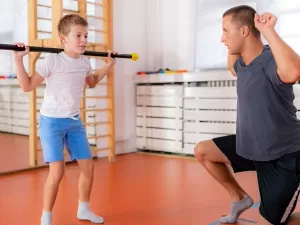 Crianças e adolescentes podem fazer musculação?