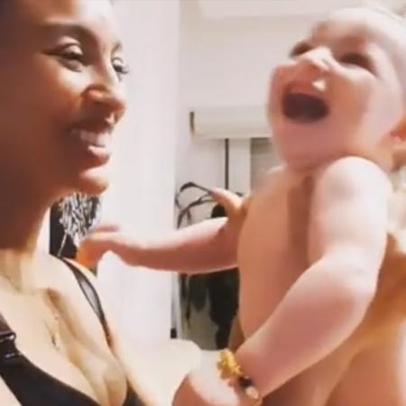 Sheron Menezzes com o pequeno Benjamin, de 6 meses - Foto: Reprodução/ Instagram