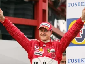 Revista indeniza família de Schumacher por entrevista com IA
