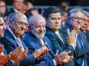 Lula busca aproximação com prefeitos em encontro nacional: “Ninguém será discriminado”