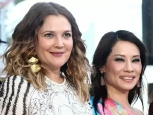 Lucy Liu revela atitude inusitada de Drew Barrymore para fugir de ex-namorado; assista