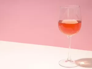 Os melhores rosés até R$ 250 para curtir o verão