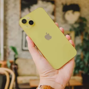 iPhone 14 Plus amarelo