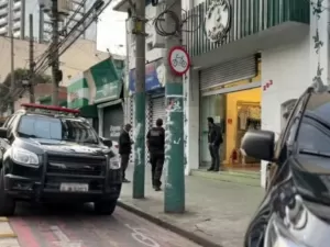 Polícia faz operação para prender líderes da Mancha Alviverde e invade loja da torcida em SP