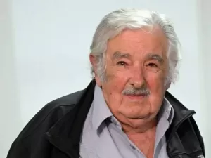 Em tom de despedida, Pepe Mujica faz discurso durante evento de campanha de seu partido