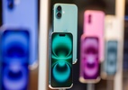 Indonésia: fábrica de AirTags não será suficiente para desbanir iPhones 16 - iPhones 16 expostos em uma Apple Store