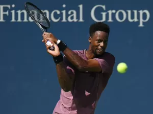 Monfils supera um desgastado Popyrin e enfrenta Alcaraz