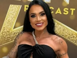 Kamila Simioni diz que prefere sexo anal, conta prática que fazia com ex-noivo e surpreende ao mostrar vídeo: "Desliga o volume"; assista