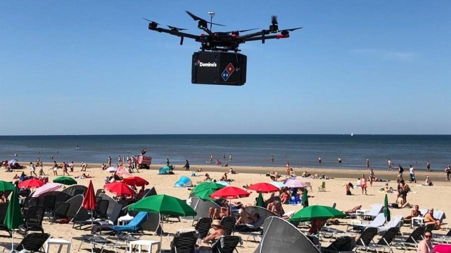 Domino"s entrega pizza com drone em praia na Holanda - Domino"s