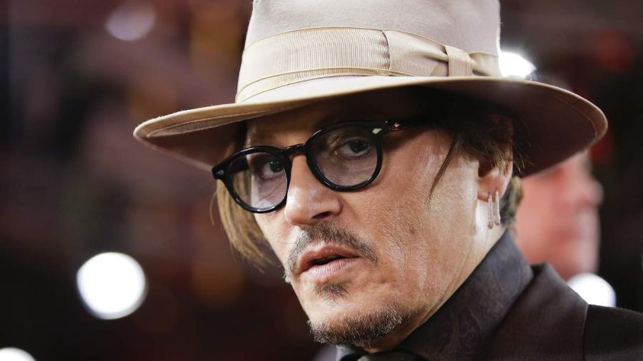 Johnny Depp perde apoio de famosos em postagem