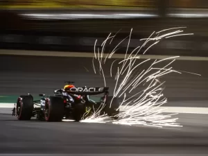 F1: Verstappen faz a pole para o GP do Bahrein com Leclerc em 2º