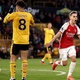 Arsenal se recupera de tropeço e volta à ponta da Premier League