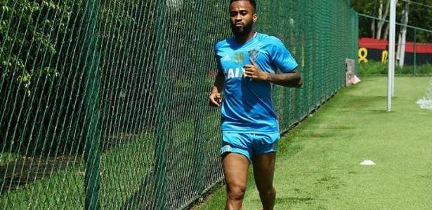 Wesley em treino pelo Sport. Volante vai enfrentar o São Paulo pela primeira vez - Williams Aguiar/Sport Club do Recife