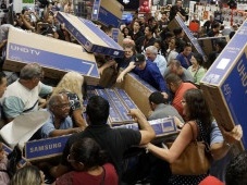 Como a Black Friday furada afetou as ações do Magalu, Americanas e Via?