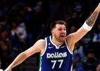 Doncic briga com auxiliar na partida entre Mavericks e Pistons da NBA - Getty Images