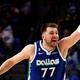 Doncic briga com auxiliar na partida entre Mavericks e Pistons da NBA